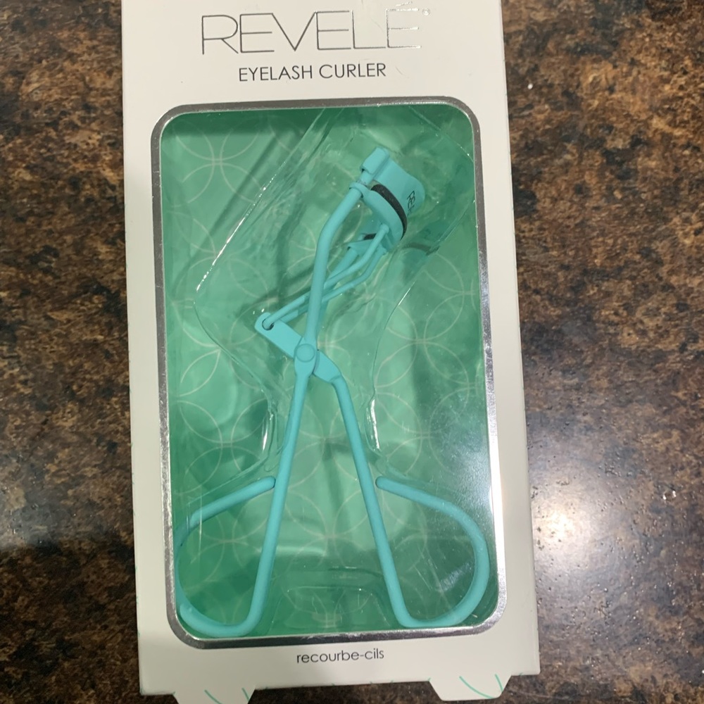 REVELÉ Eyelash Curler